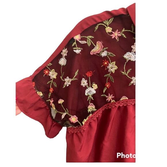 NWOT Collared Short Sleeve Blouse with Mesh and Embroidery - Picture 5 of 7